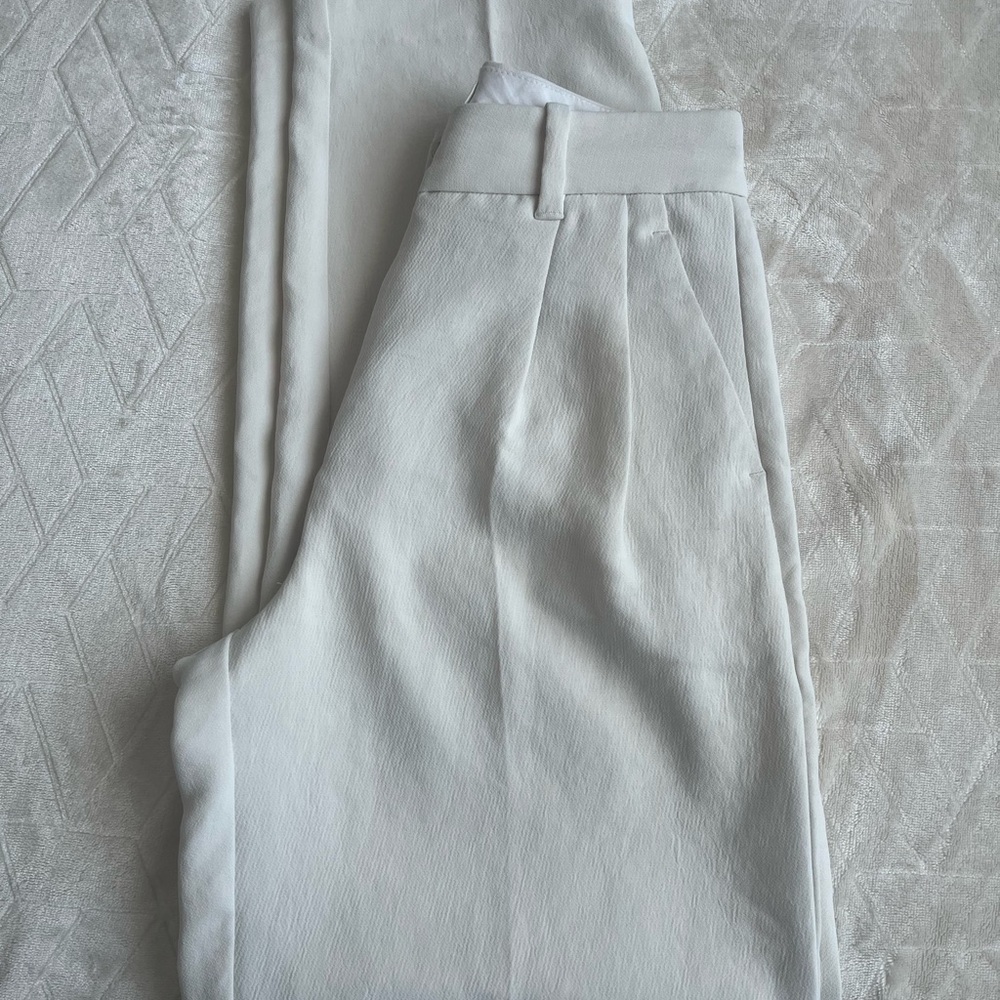 Wilfred Women's Cream The Effortless pant - short